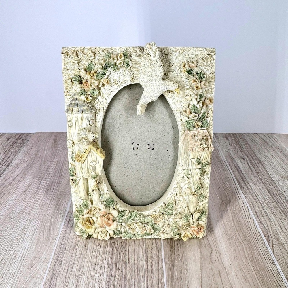 Cottage Bird Floral Picture Frame Oval Photo Opening Resin Cottagecore Decor